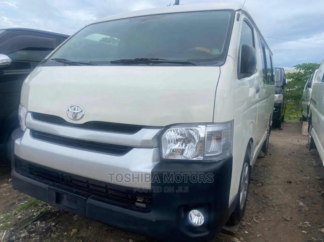 Toyota HiAce 2013 White