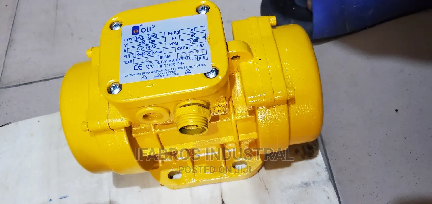 Vibrating Machine for Block Molding