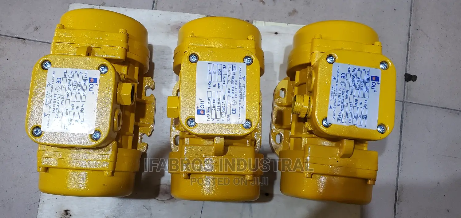 Vibrating Machine for Block Molding