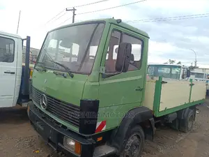 Mercedes Benz 814