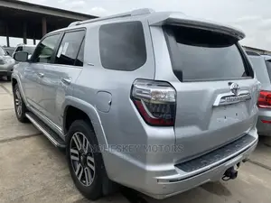Toyota 4-Runner Limited 4dr SUV 4WD (4.0L 6cyl 5A) 2015 Silver