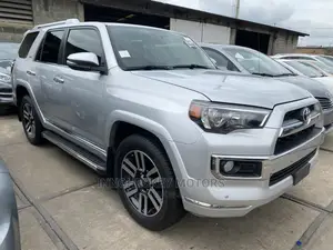 Toyota 4-Runner Limited 4dr SUV 4WD (4.0L 6cyl 5A) 2015 Silver