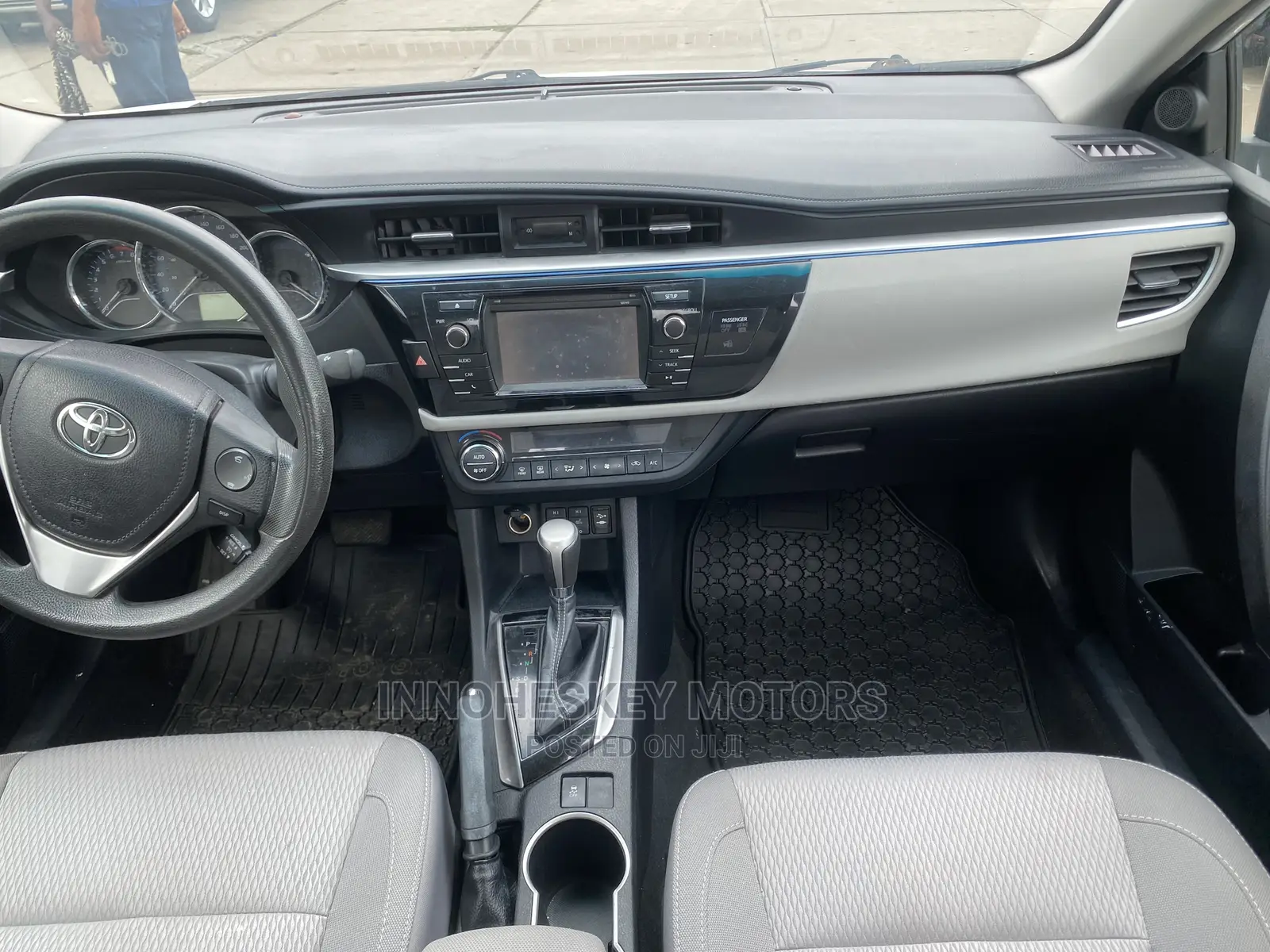 Toyota Corolla 2014 White