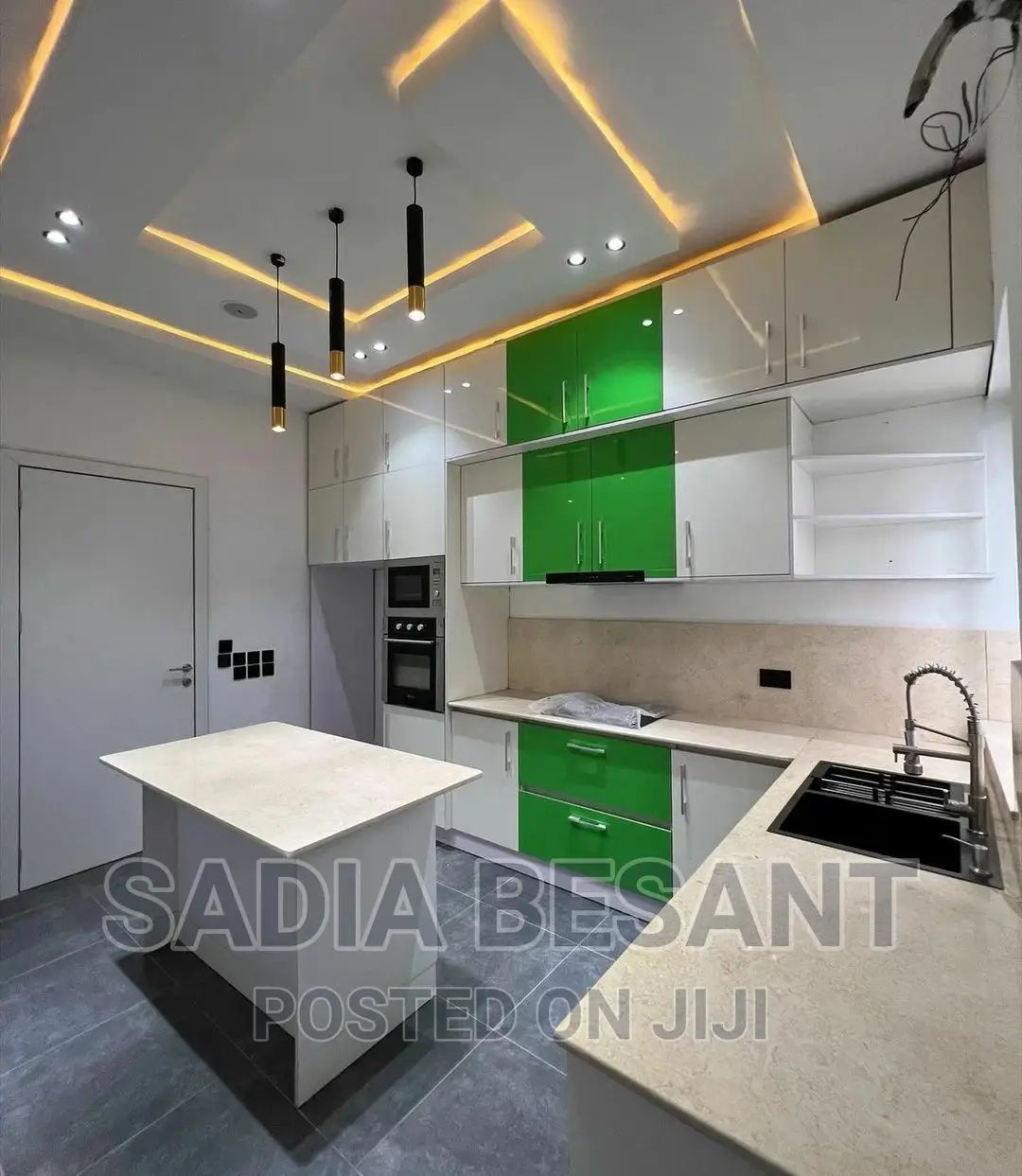 Luxury Kitchen Cabinet Design With Accessories