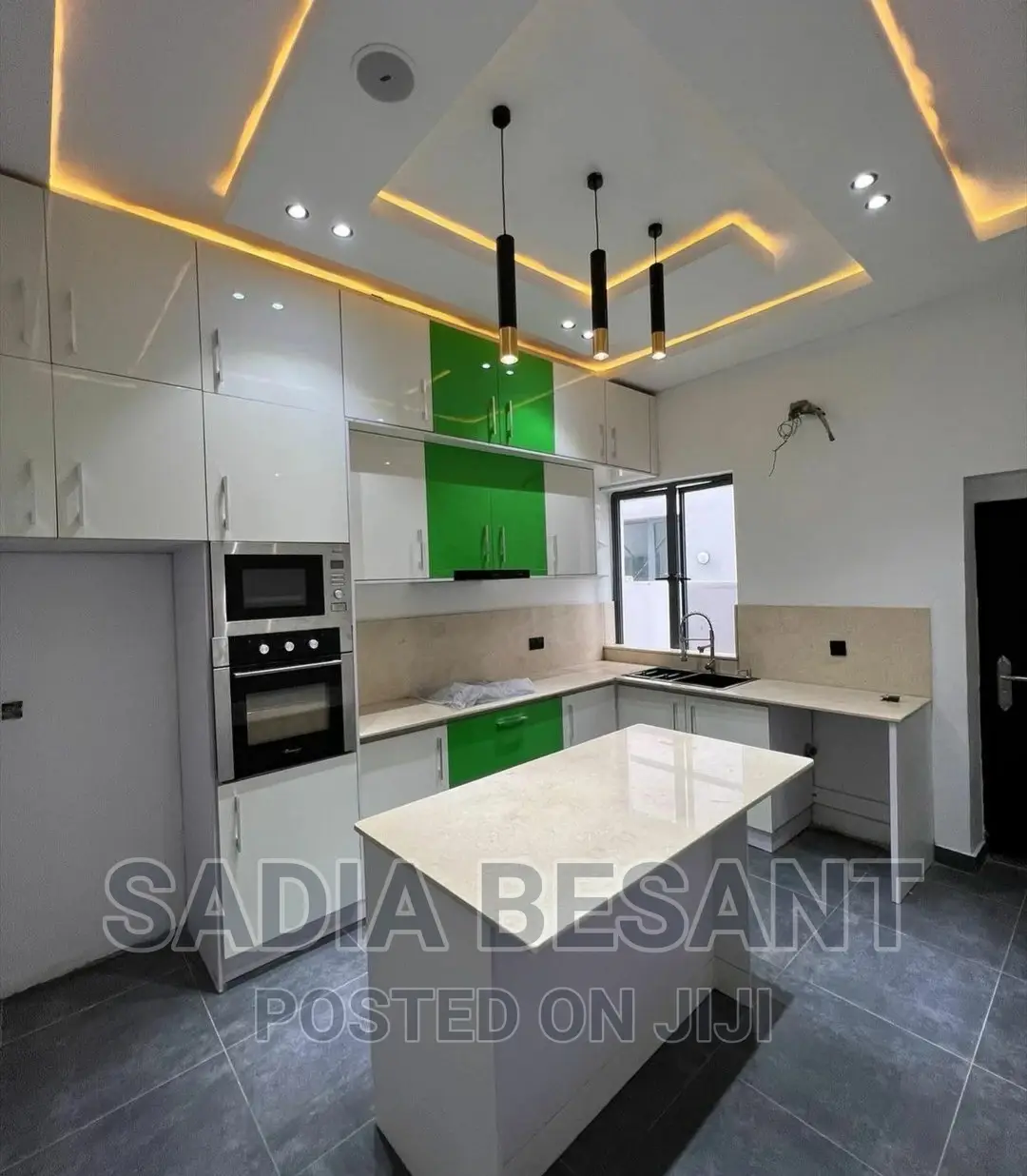 Luxury Kitchen Cabinet Design With Accessories