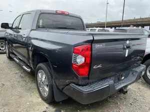 Toyota Tundra 2018 Gray