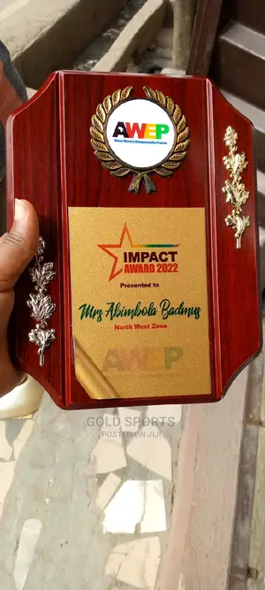 Wooden Award S1