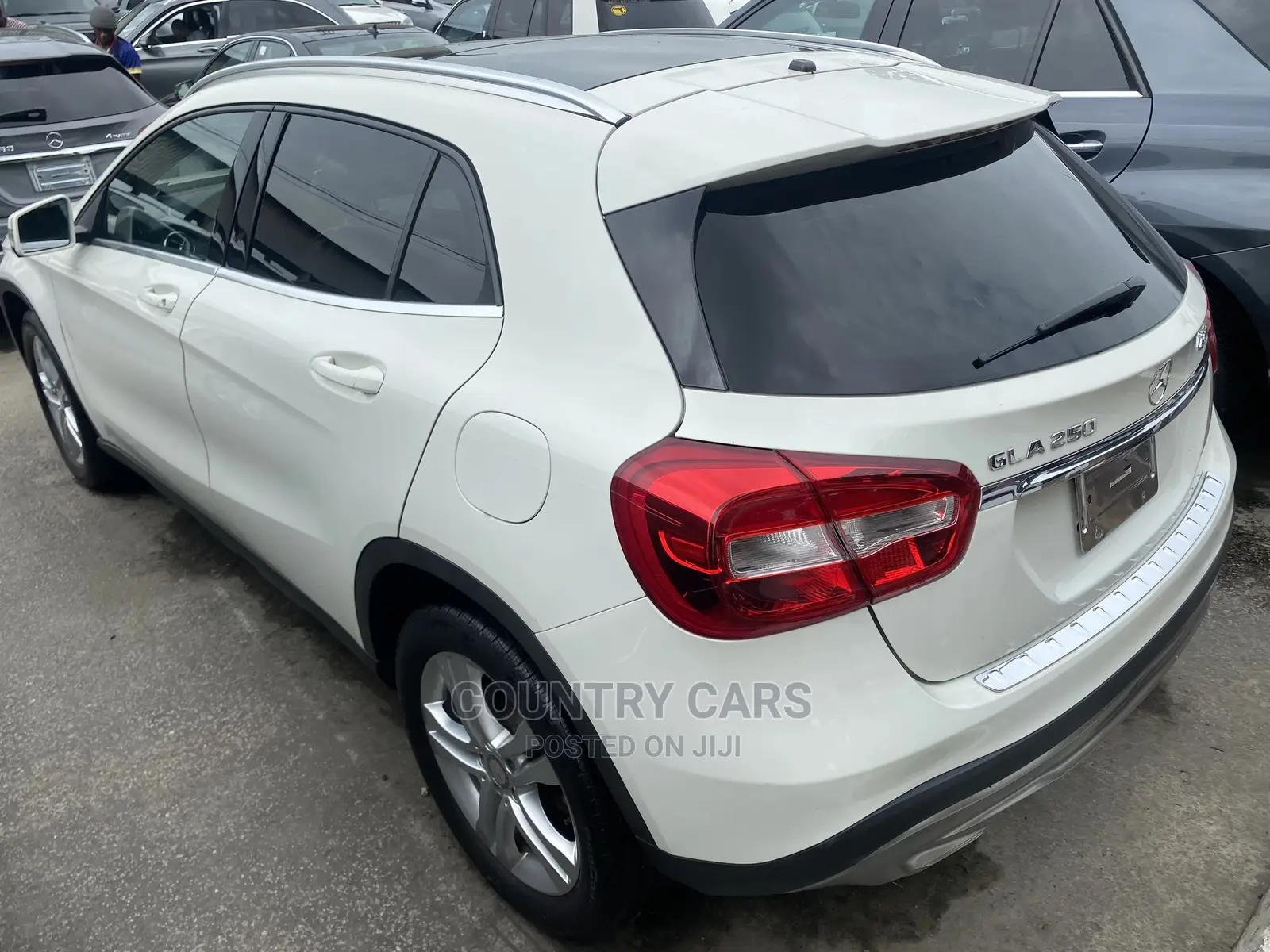 Mercedes-Benz GLA 250 2017 White