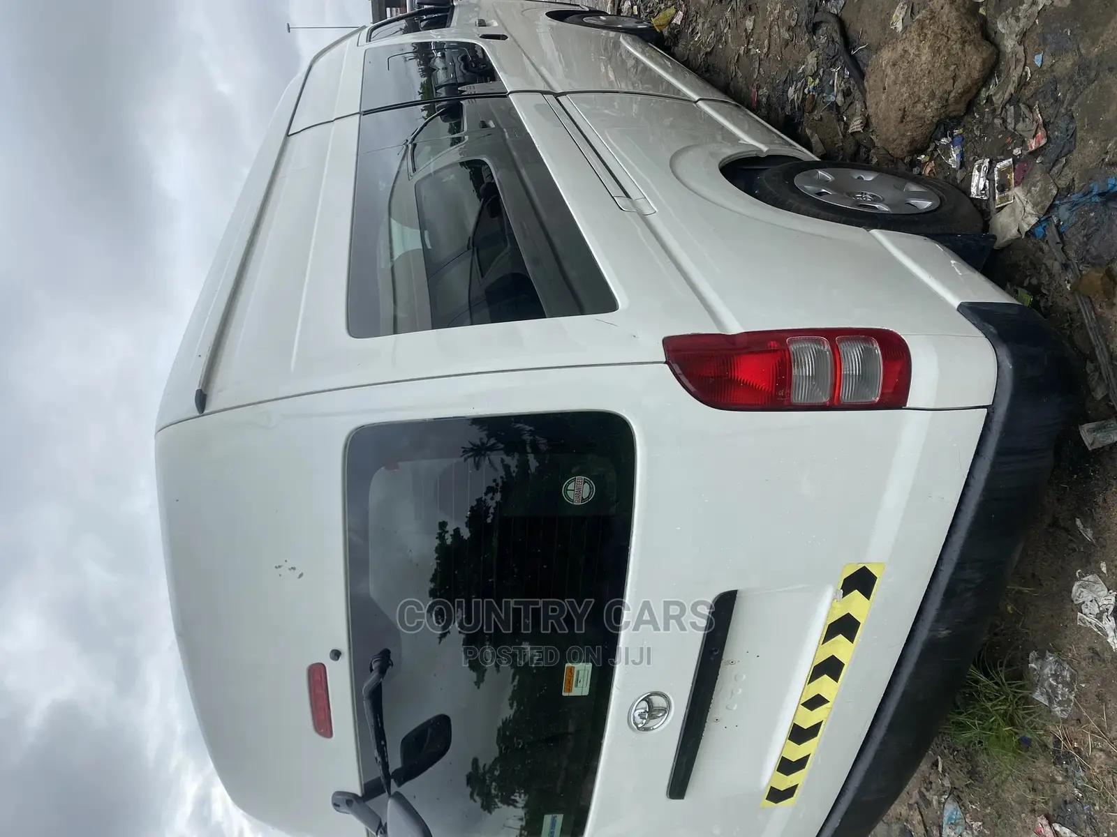 Toyota HiAce 2018 White