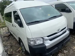 Toyota HiAce 2018 White