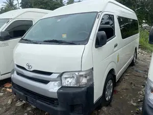 Toyota HiAce 2018 White