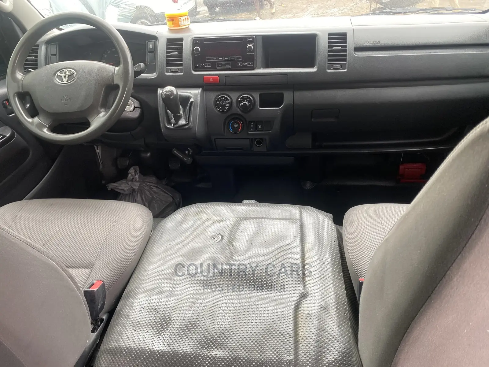 Toyota HiAce 2018 White