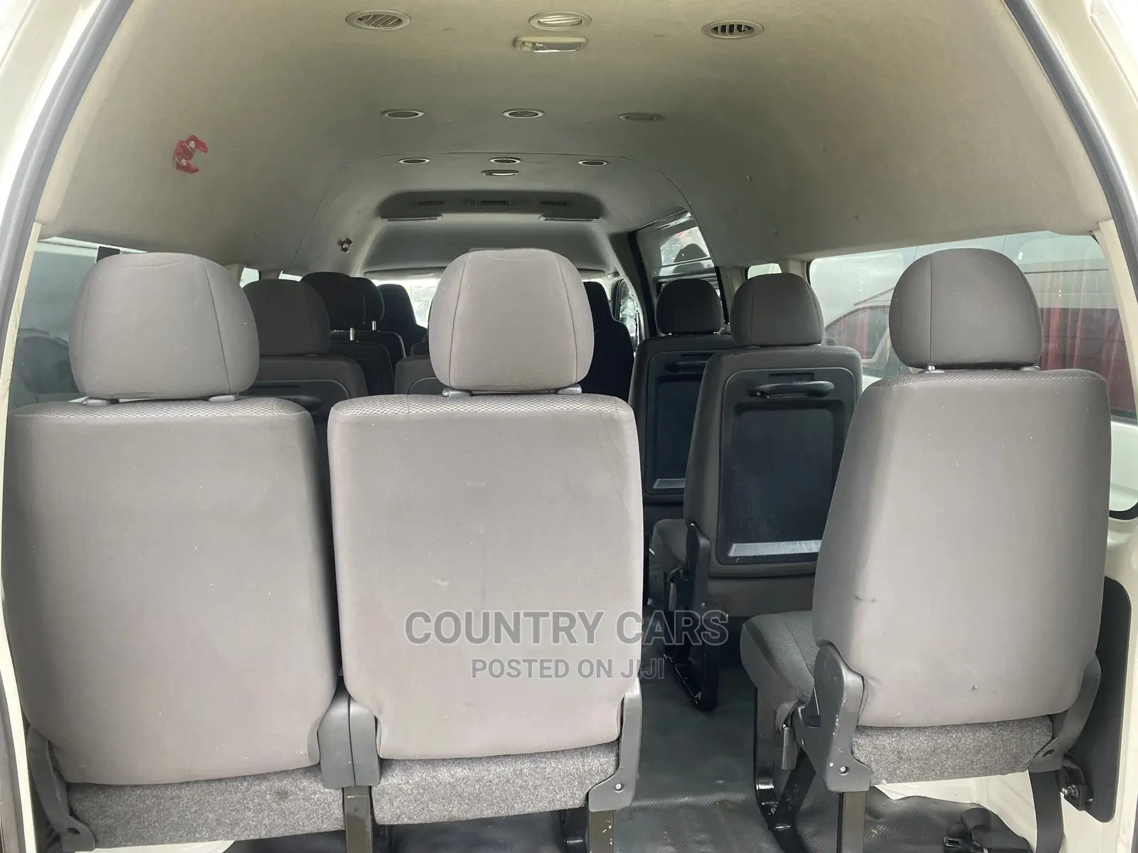 Toyota HiAce 2018 White