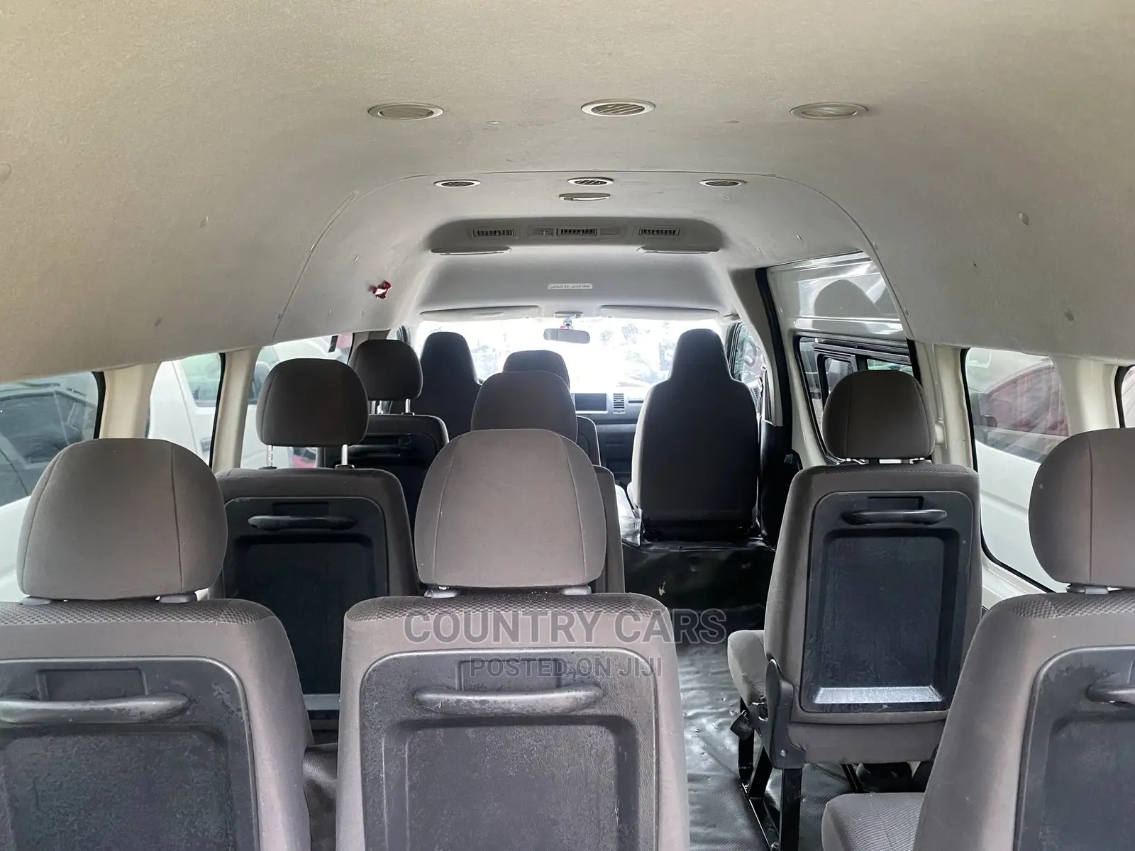 Toyota HiAce 2018 White