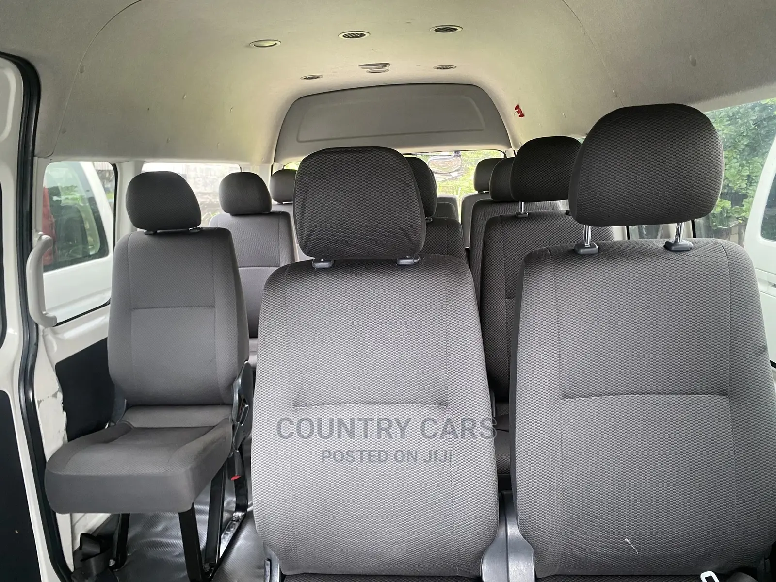Toyota HiAce 2018 White