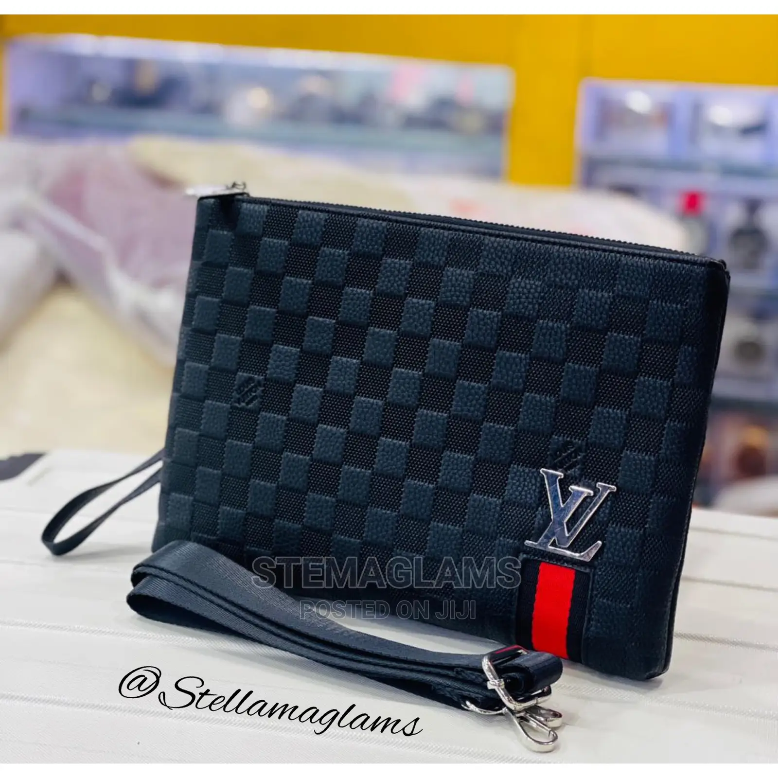 Louis Vuitton Men’S Arm-Pit Bag