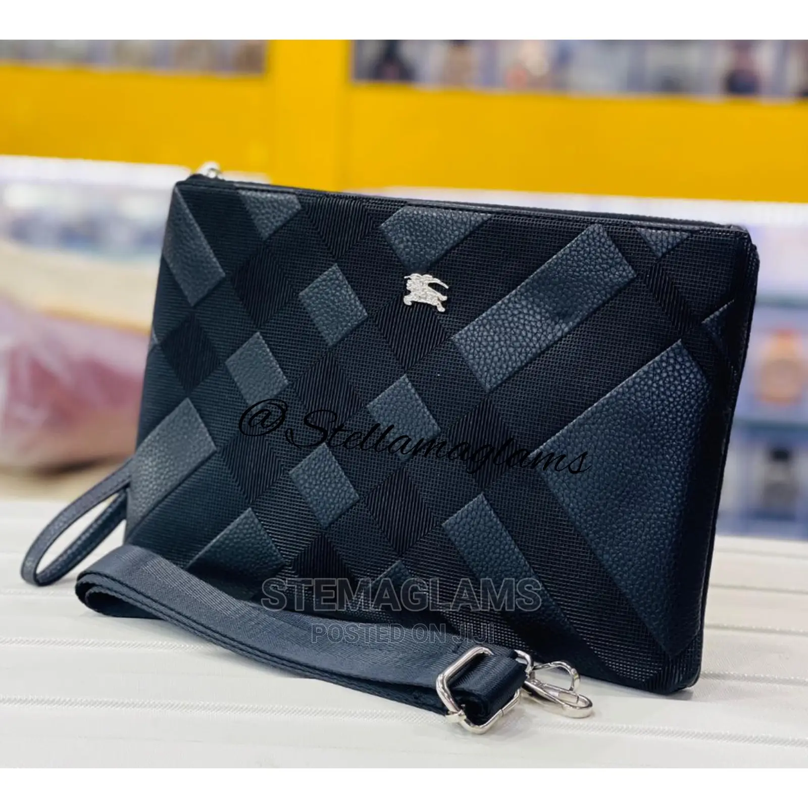 Louis Vuitton Men’S Arm-Pit Bag