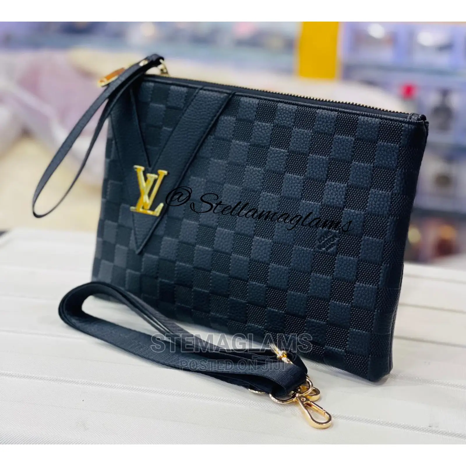 Louis Vuitton Men’S Arm-Pit Bag