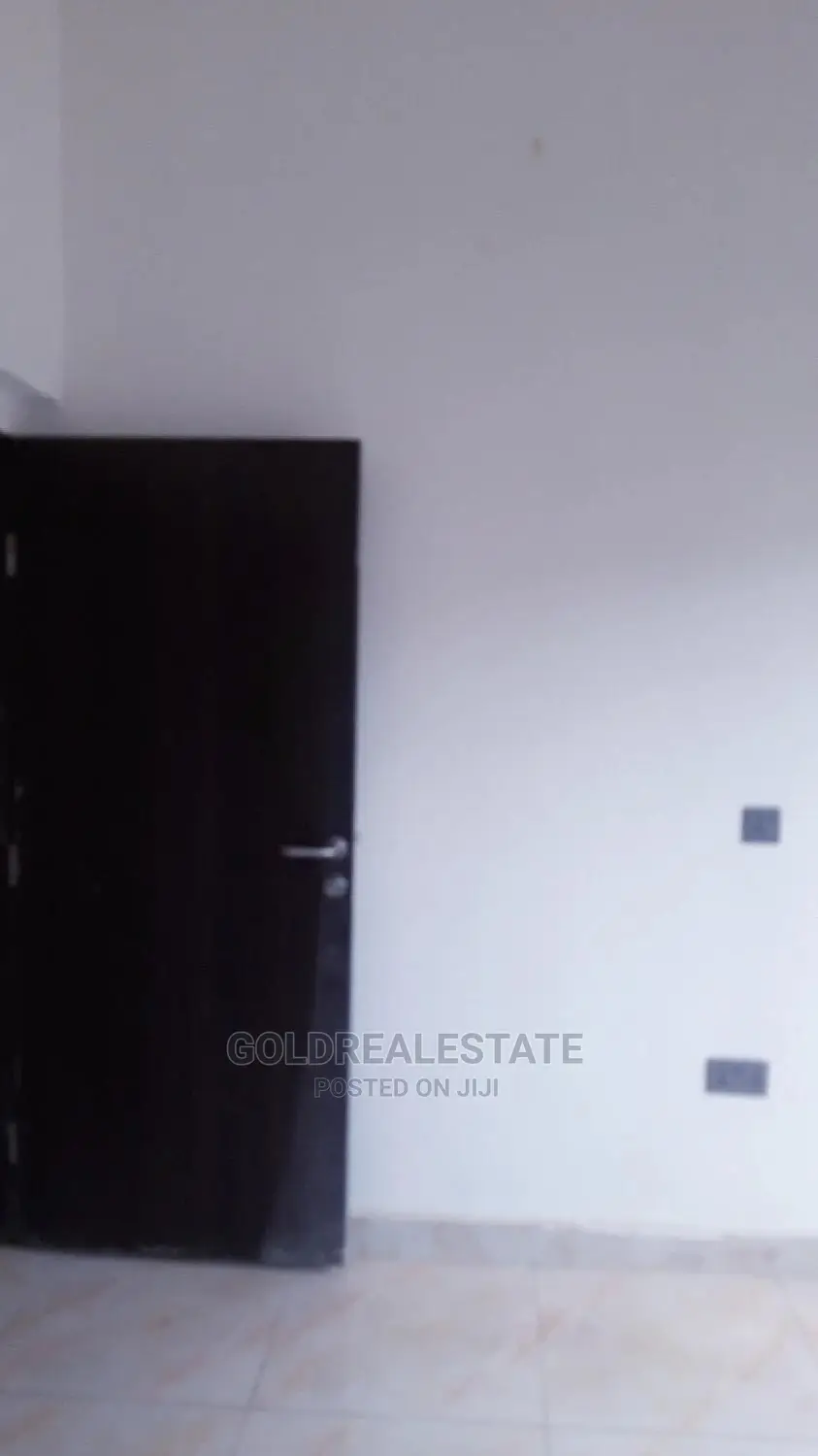 2bdrm Block of Flats in Zone E, Apo Resettlement for rent