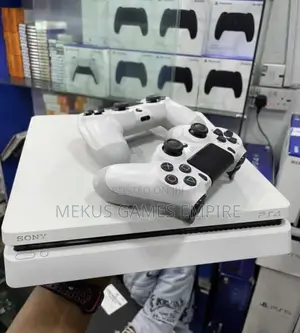 Ps4 White Console + Extra Controller All the Accessories
