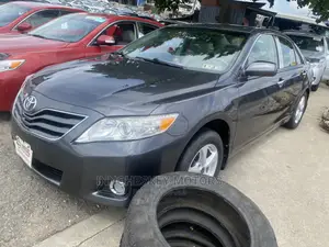 Toyota Camry 2010 Gray