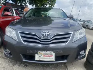 Toyota Camry 2010 Gray