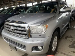 Toyota Sequoia 2015 Silver