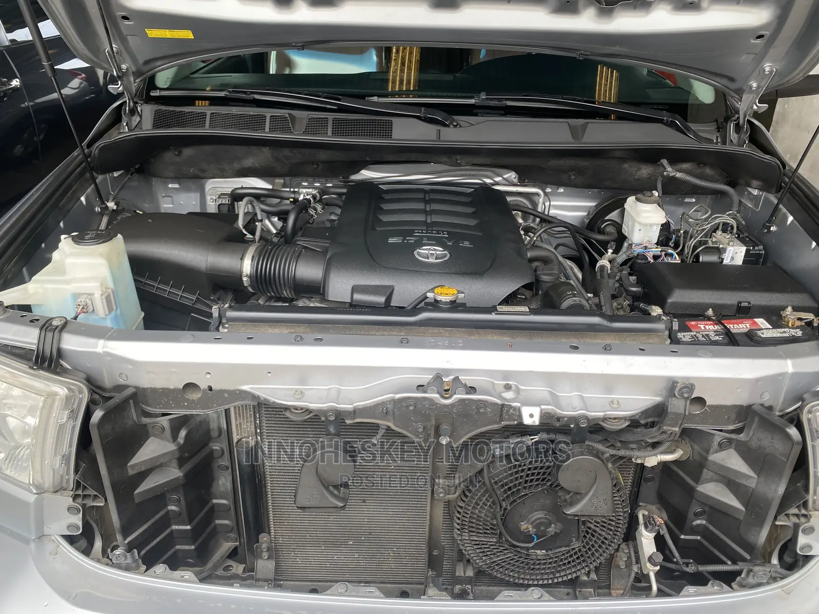 Toyota Sequoia 2015 Silver