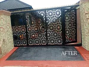 Fancy Gate With Very Quality Materials