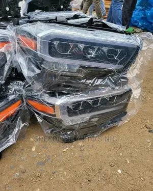 Head Lamp Toyota Tacoma 2018/2020 3touch