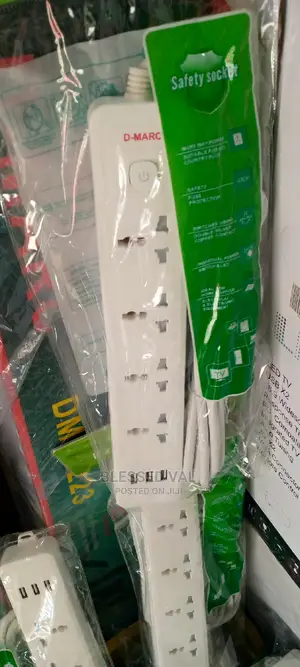 D- Marc 4 Way Extension With 3 USB Socket
