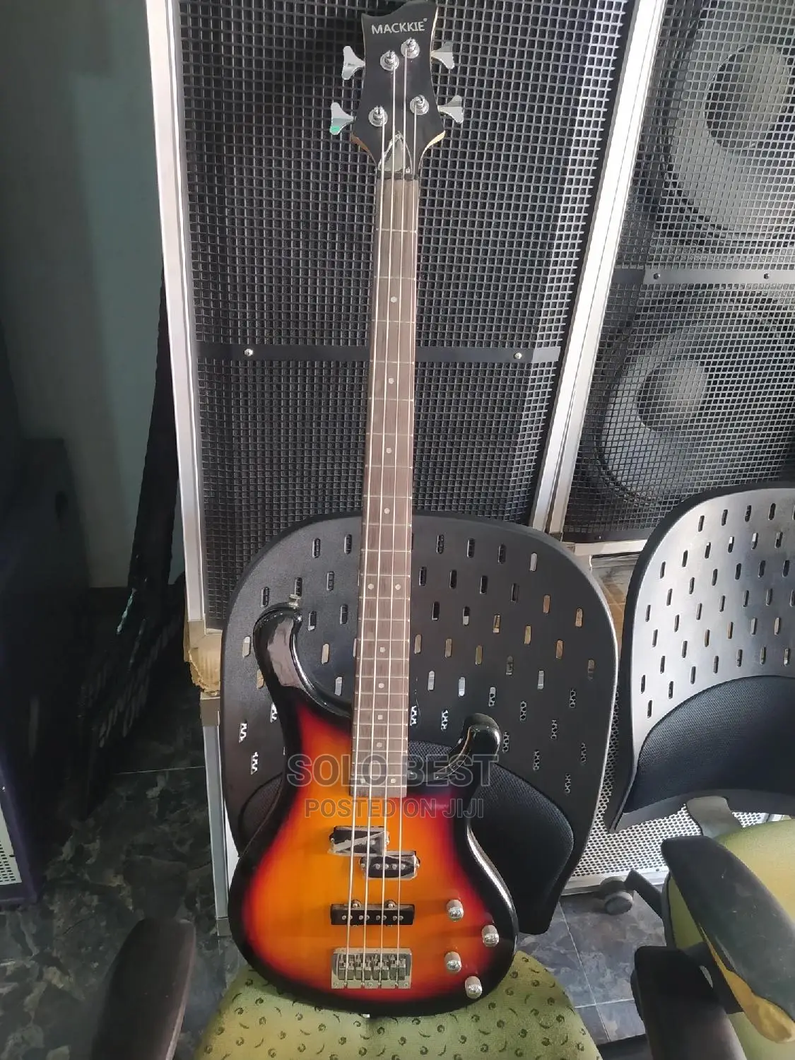 Macjkie 4 String Bass Guitar