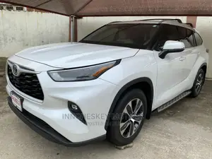 Toyota Highlander XLE 2022 White