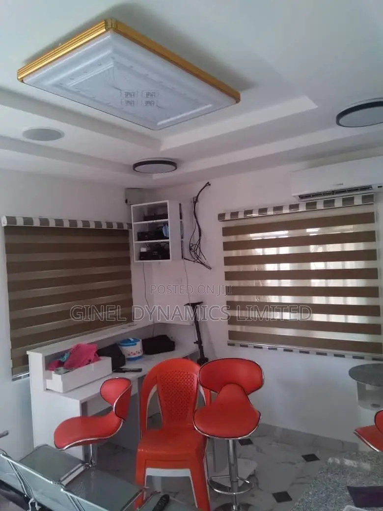 High Quality Window Blind(Free Delivery)