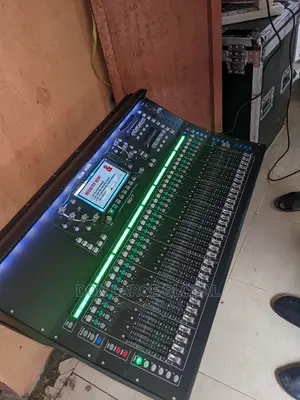 Allen Heath Sq-7 32 Channel Digital Mixer