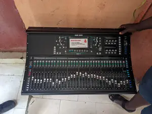 Allen Heath Sq-7 32 Channel Digital Mixer
