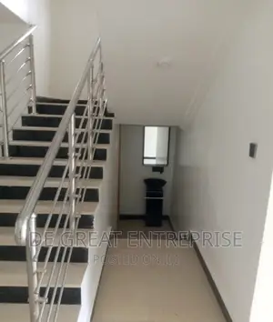 4bdrm Townhouse / Terrace in Private, Mabushi for rent