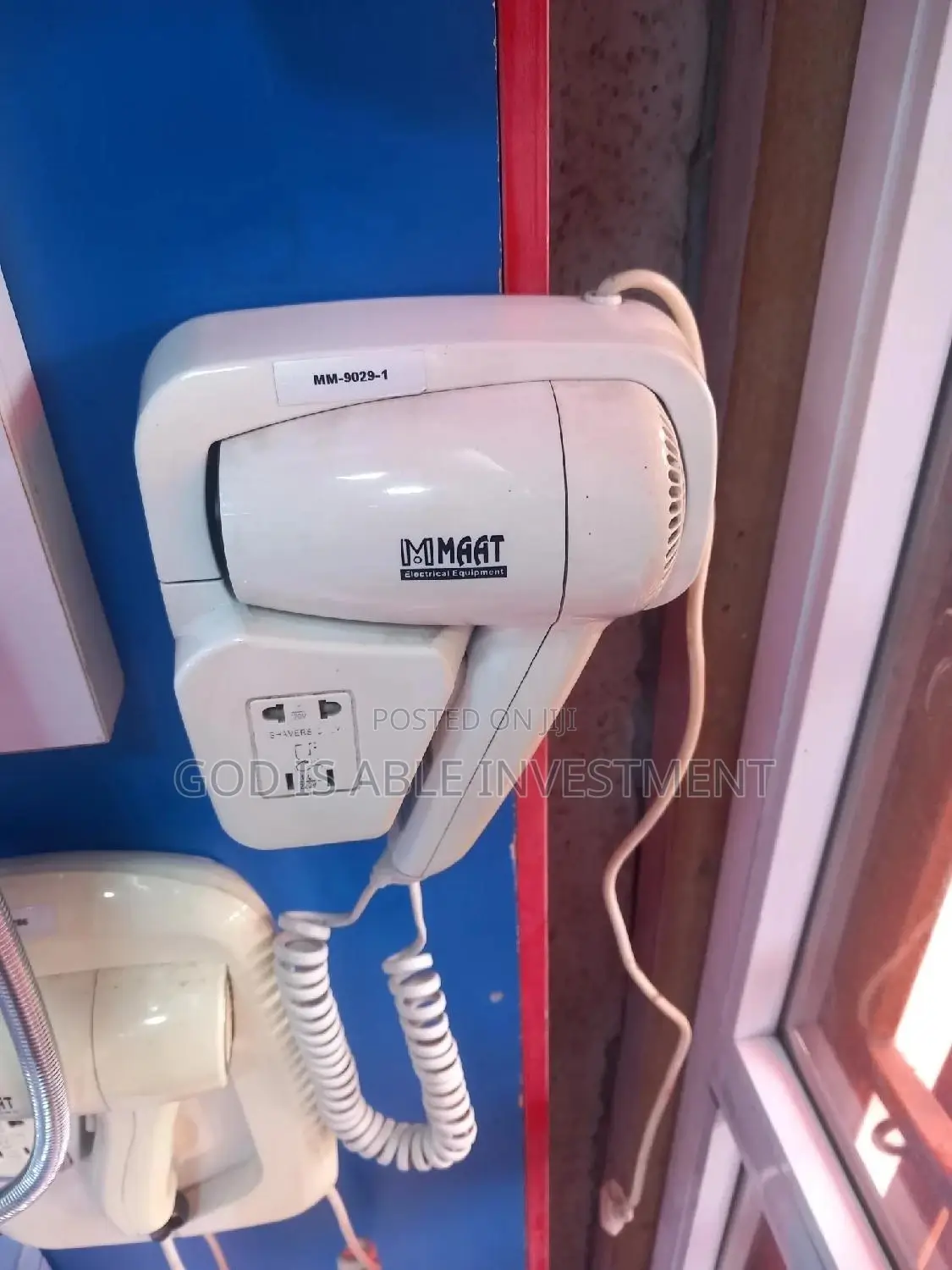 M.MAAT Hair Dyrer