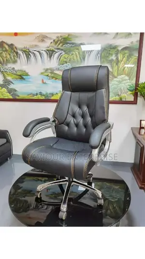 Quality Executive Adjustable Swivel Leather Office Chair.