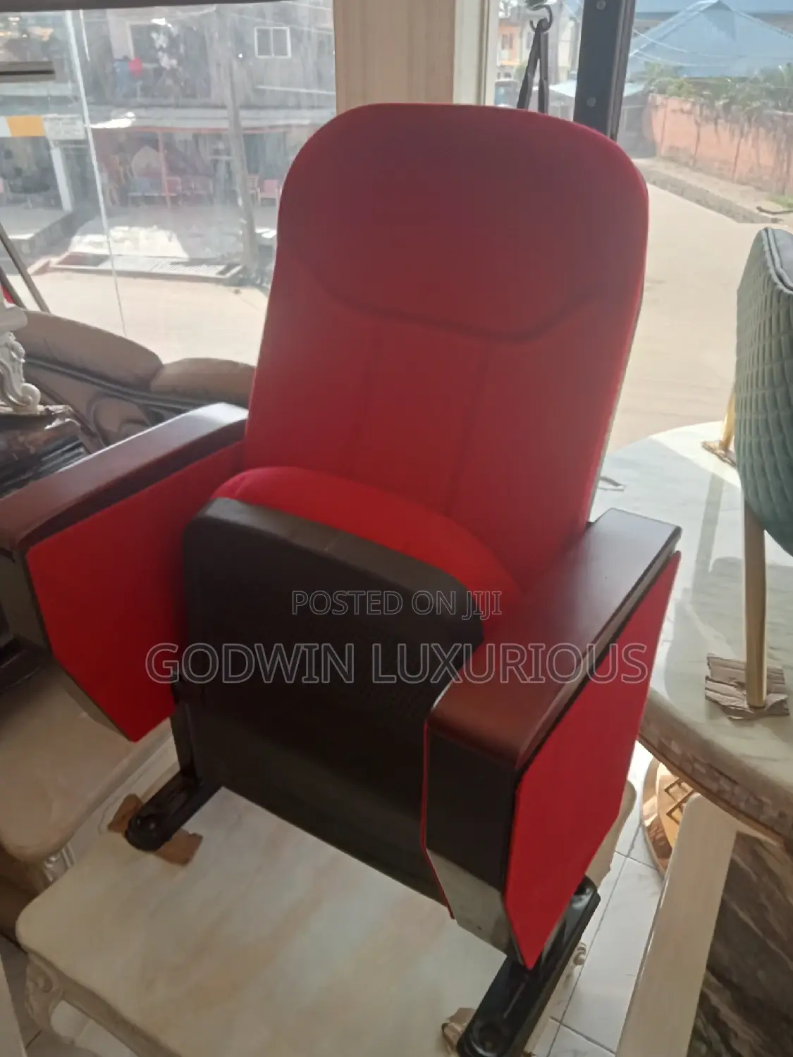 Single Chair