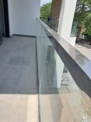 Top Notch Frameless Glass Railing Design.