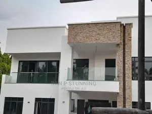 Delightful Frameless Glass Designs for Your Building.