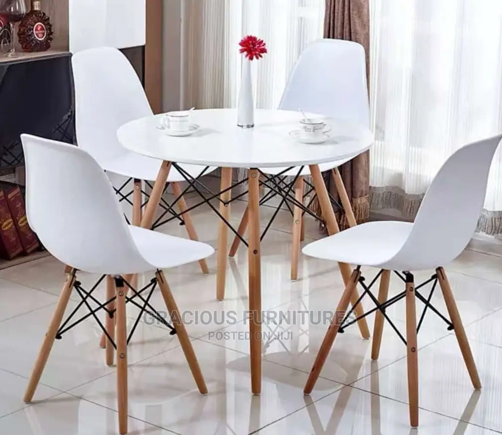 Luxurious Dining Table by 4