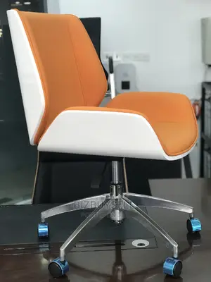 Quality Executive Adjustable Swivel Leather Office Chair.