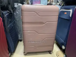 Big Size Quality Imported Unbreakable Plastic Traveling Box