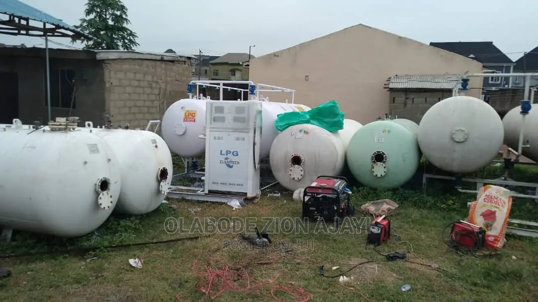 Construction Of 5tons Lpg (2.5tons ×2 ) Foreign Dispenser