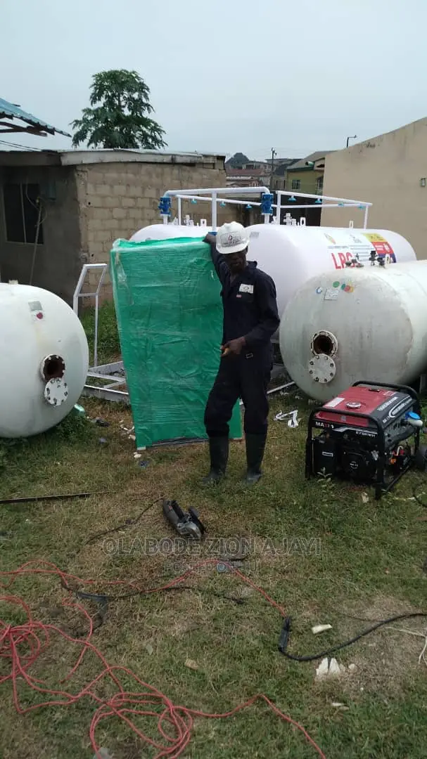 Construction Of 5tons Lpg (2.5tons ×2 ) Foreign Dispenser