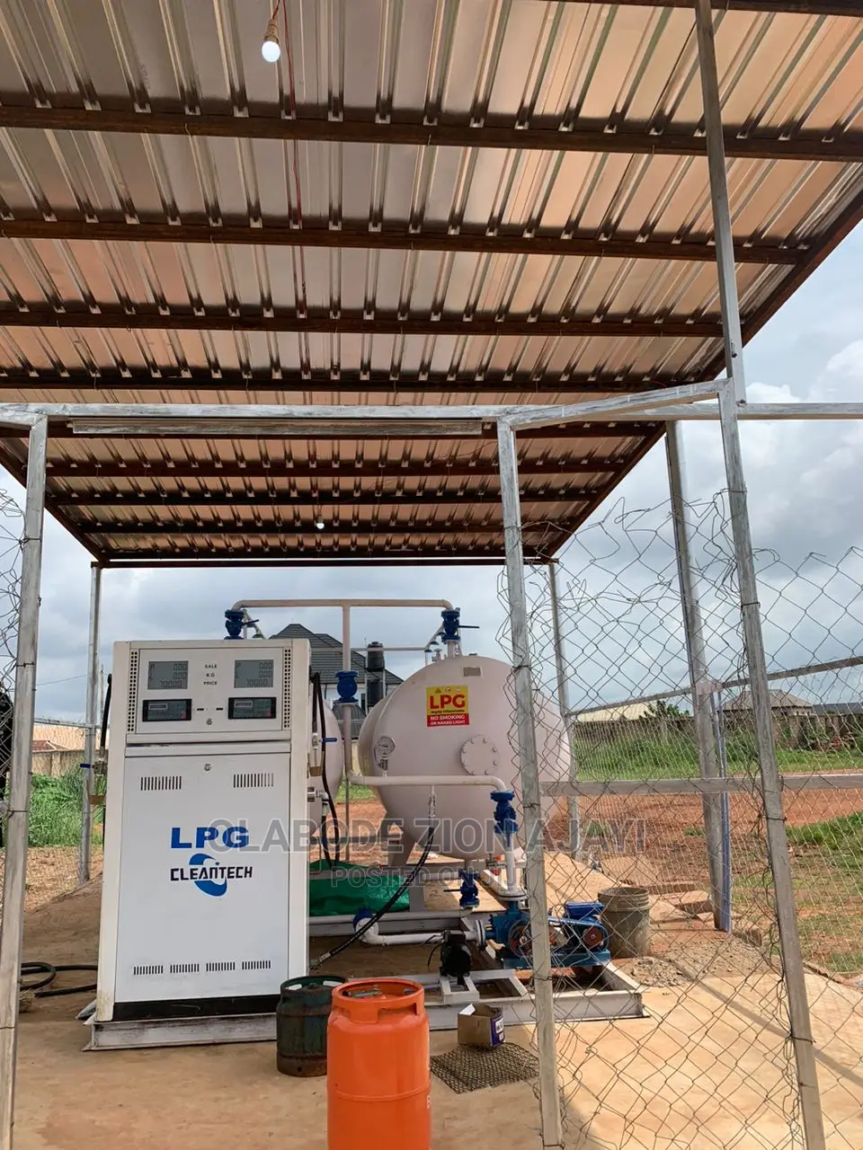 Construction Of 5tons Lpg (2.5tons ×2 ) Foreign Dispenser
