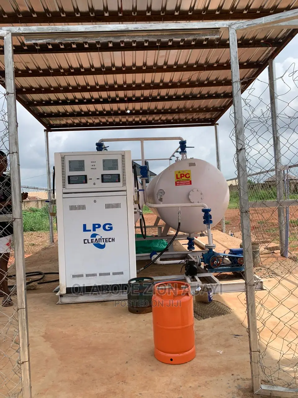 Construction Of 5tons Lpg (2.5tons ×2 ) Foreign Dispenser