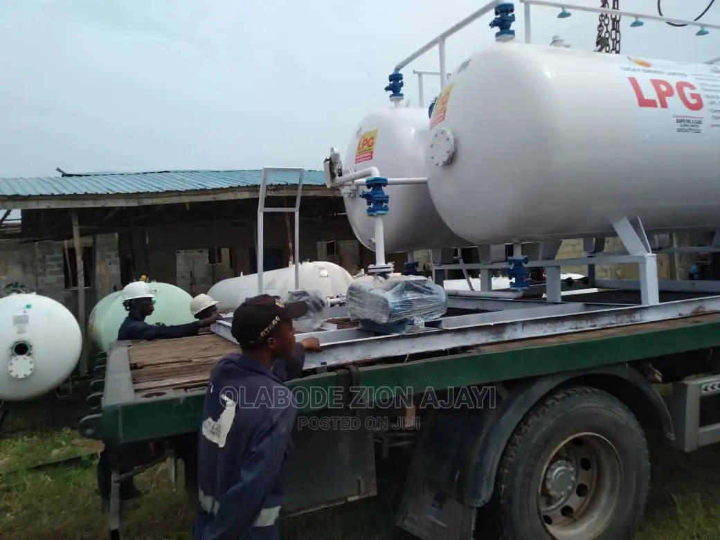 Construction Of 5tons Lpg (2.5tons ×2 ) Foreign Dispenser
